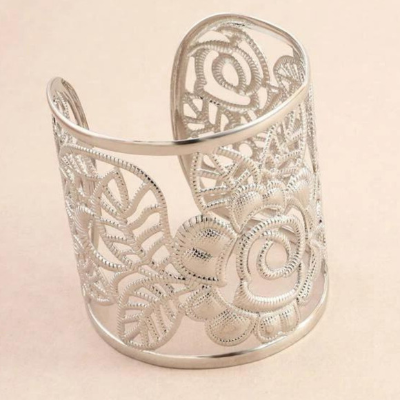 Silver Cuff Leaf Bangle Bracelet Wide Cuff Leaves Boho Floral Flower Floral Prin - Picture 1 of 4